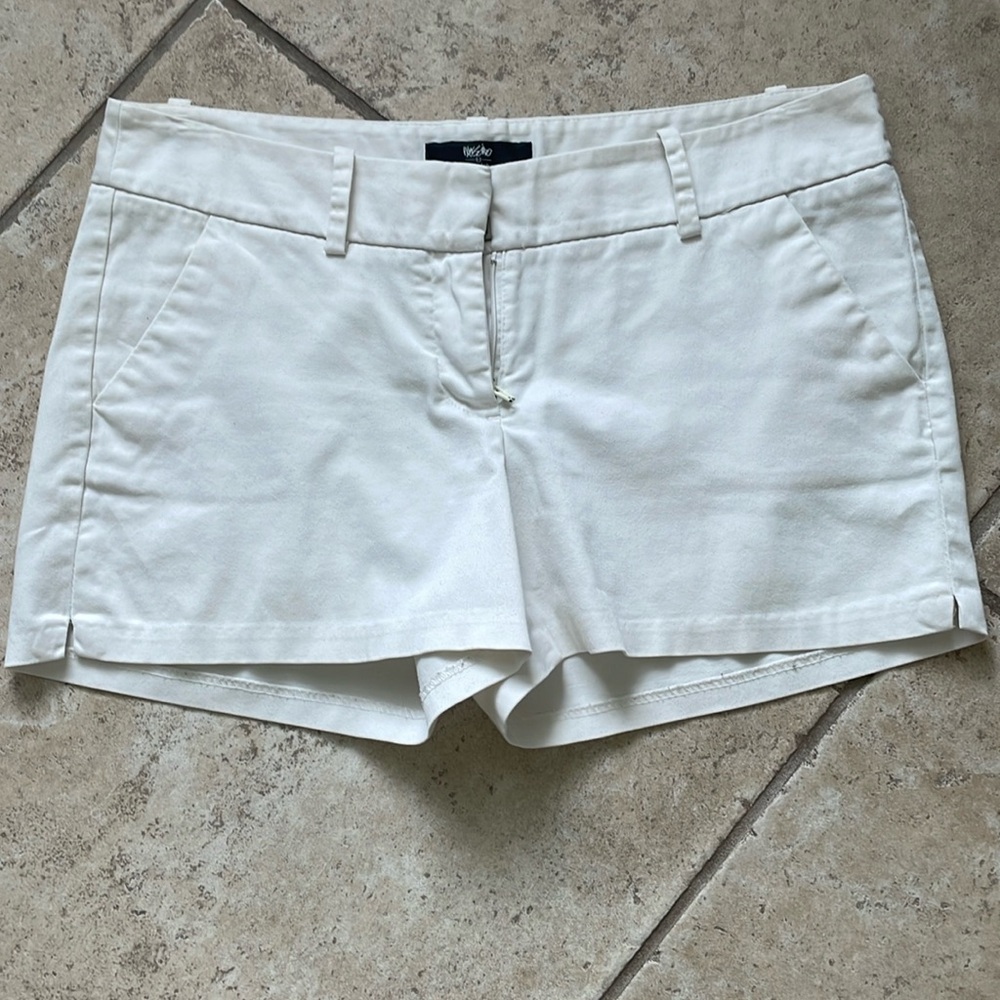 Mossimo white shorts size 6